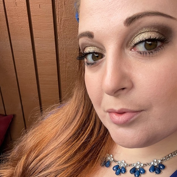 Meet your Posher, Arin - Picture 2 of 2